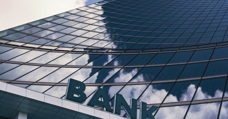 KYC Compliance Software for Financial Institutions in the Arabian Gulf: Smarter Tools for a Safer Future
